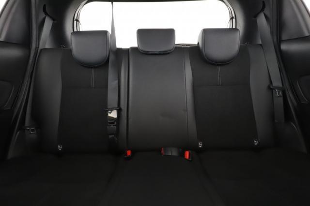 Toyota Yaris image 2