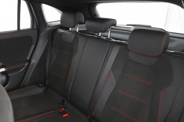 Mercedes Benz Gla image 6