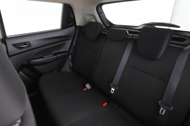 Suzuki Swift image 9