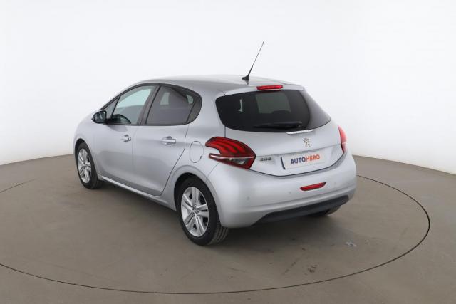 Peugeot 208 image 8