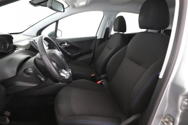 Peugeot 208 image 1
