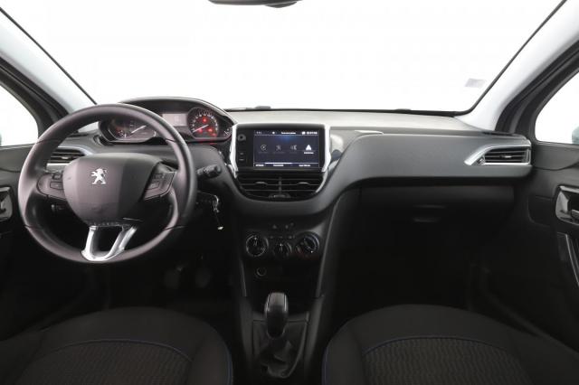 Peugeot 208 image 9