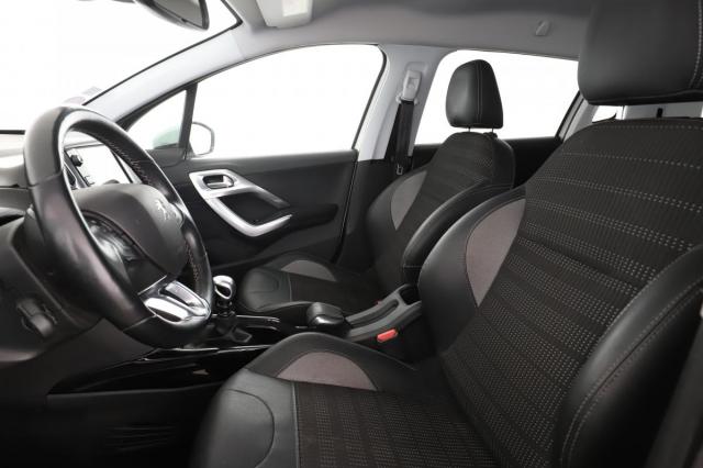 Peugeot 2008 image 1