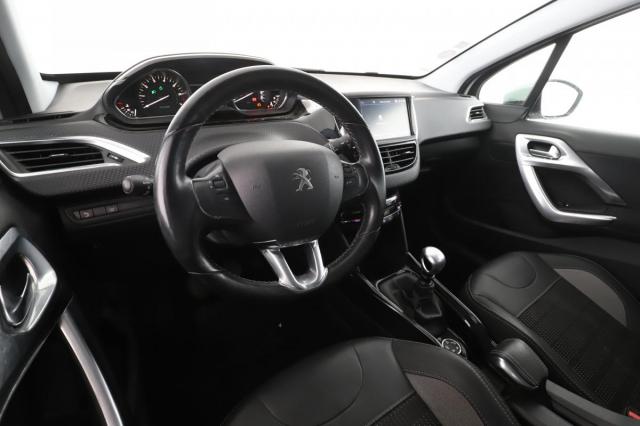 Peugeot 2008 image 3
