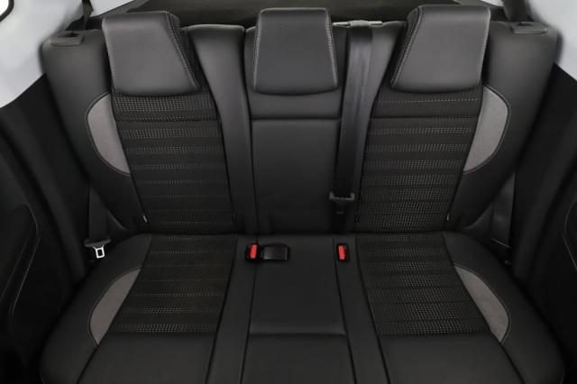 Peugeot 2008 image 8