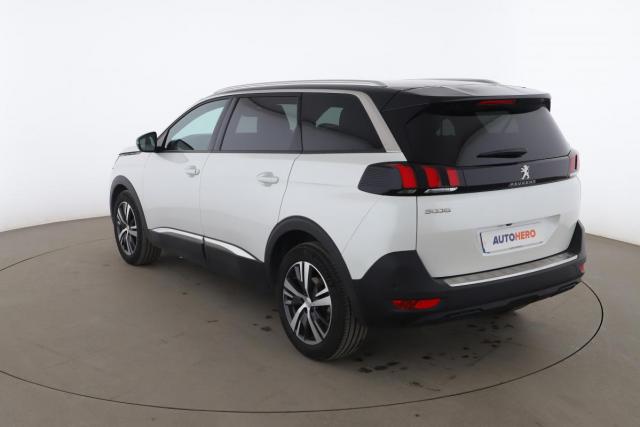 Peugeot 5008 image 1