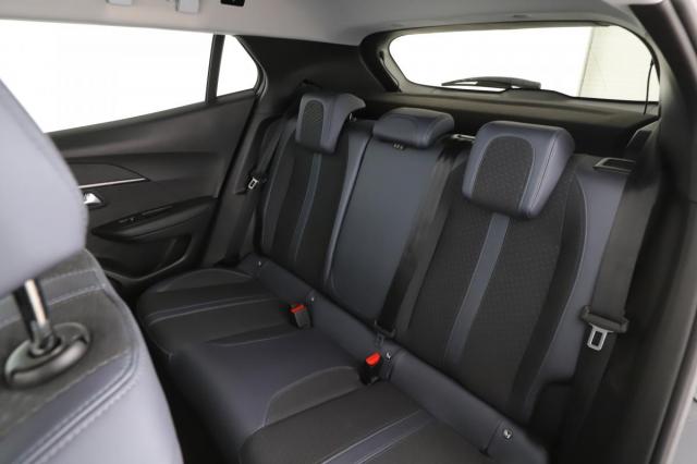 Peugeot 2008 image 1