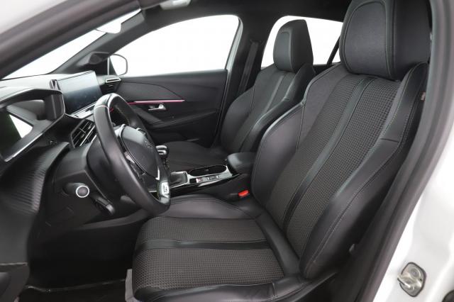 Peugeot 208 image 7