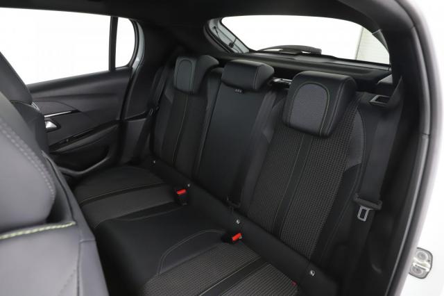 Peugeot 208 image 2