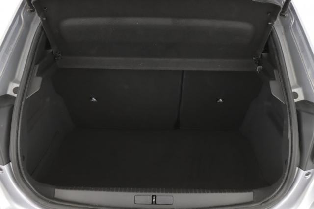 Peugeot 208 image 7