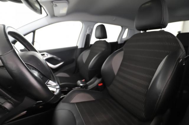 Peugeot 2008 image 2