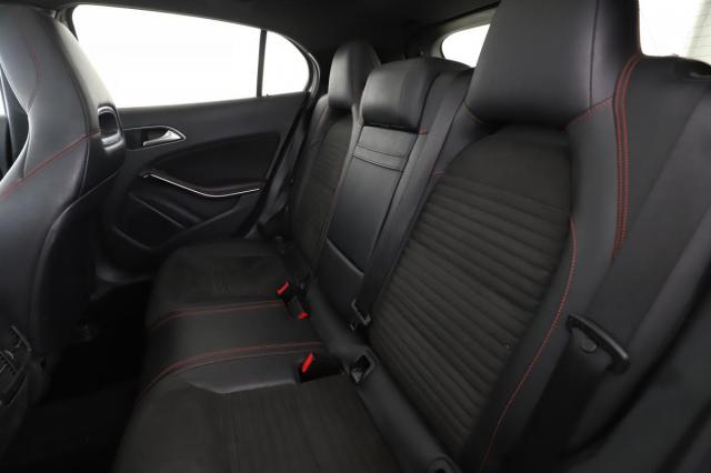 Mercedes Benz Gla image 6