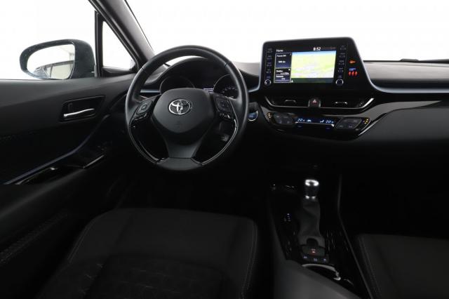 Toyota C-Hr image 8