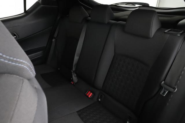 Toyota C-Hr image 7