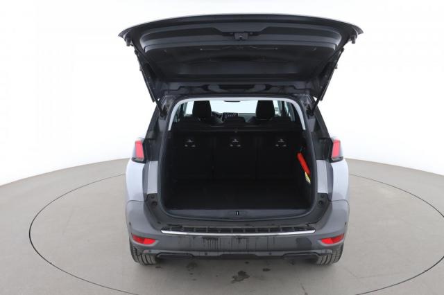 Peugeot 5008 image 2