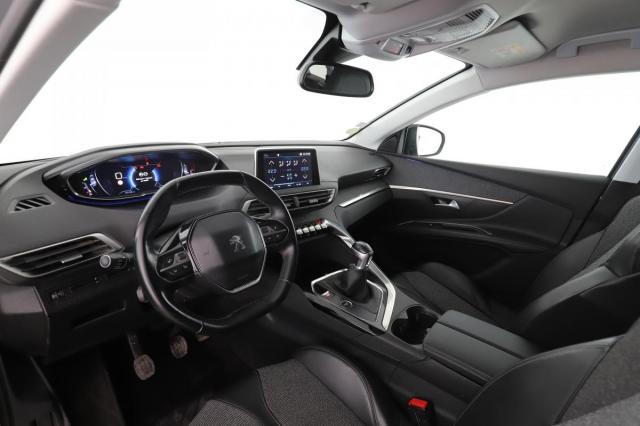Peugeot 5008 image 1
