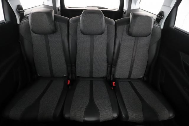 Peugeot 5008 image 9