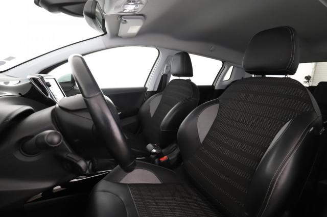 Peugeot 2008 image 9