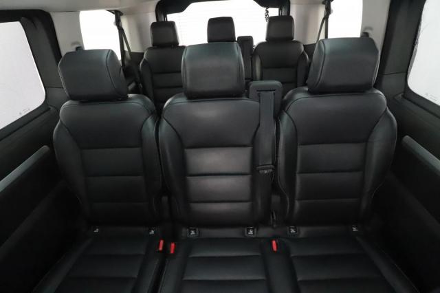 Peugeot Traveller image 1
