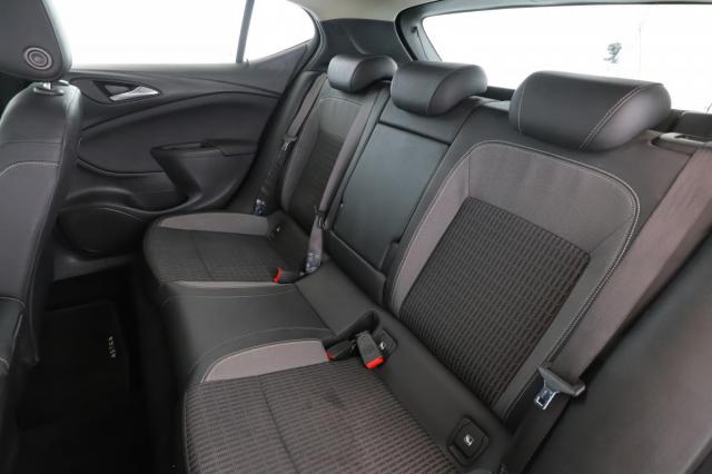Opel Astra image 6