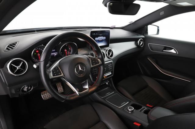 Mercedes Benz Gla image 3