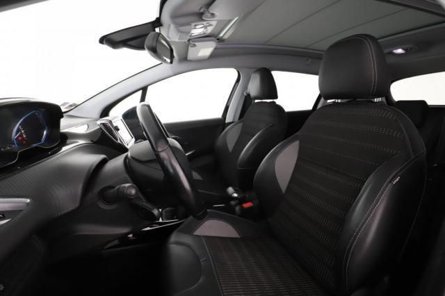 Peugeot 2008 image 2