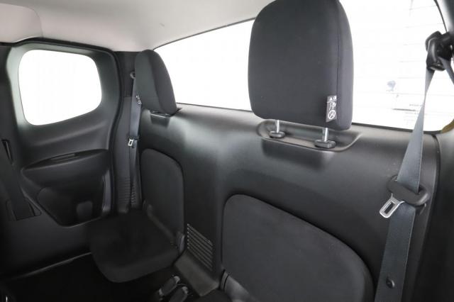 Nissan Navara image 1