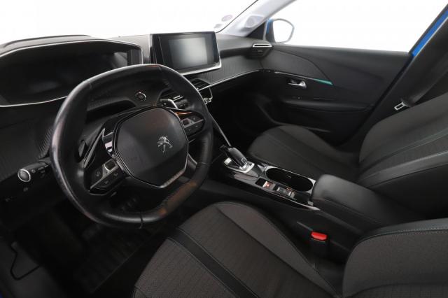 Peugeot 208 image 9