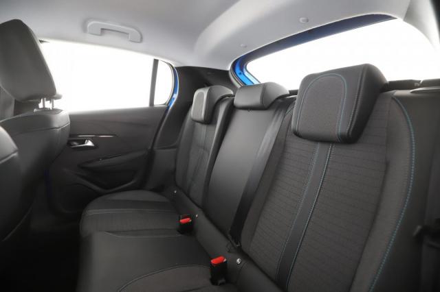 Peugeot 208 image 8