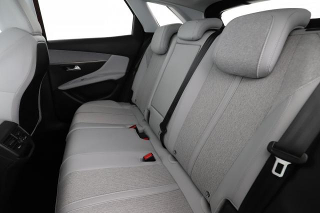 Peugeot 3008 image 2
