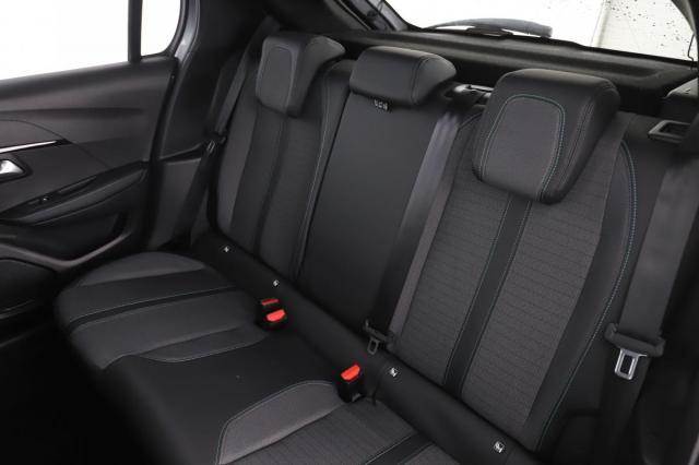 Peugeot 208 image 6