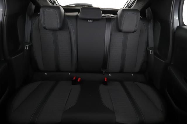 Peugeot 208 image 5