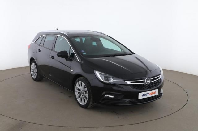 Opel Astra Sports Tourer image 8