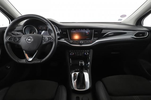 Opel Astra Sports Tourer image 7