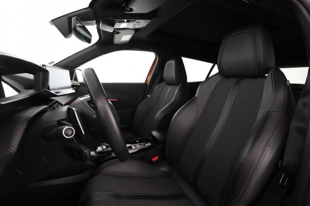 Peugeot 2008 image 3