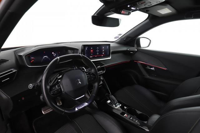 Peugeot 2008 image 8