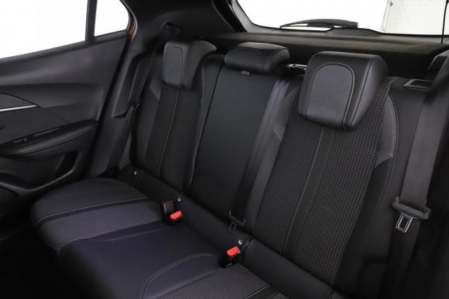 Peugeot 2008 image 4