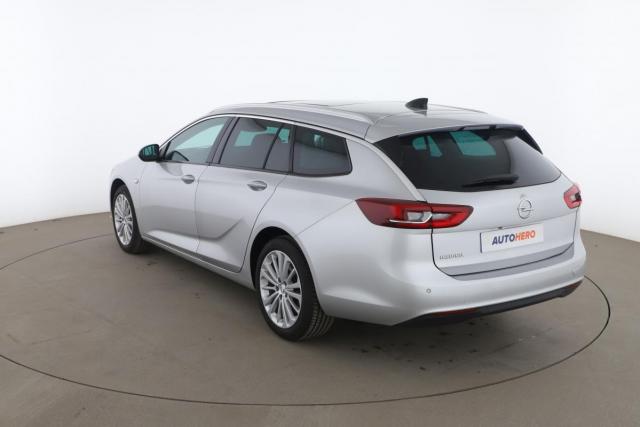 Opel Insignia Sports Tourer image 1
