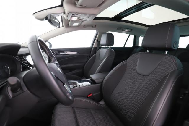 Opel Insignia Sports Tourer image 6