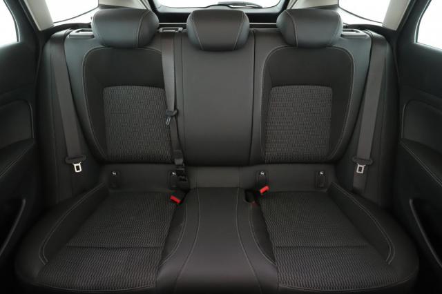 Opel Insignia Sports Tourer image 3