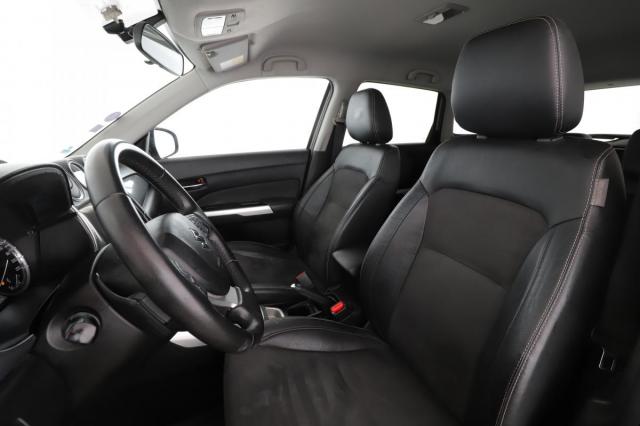 Suzuki Vitara image 1