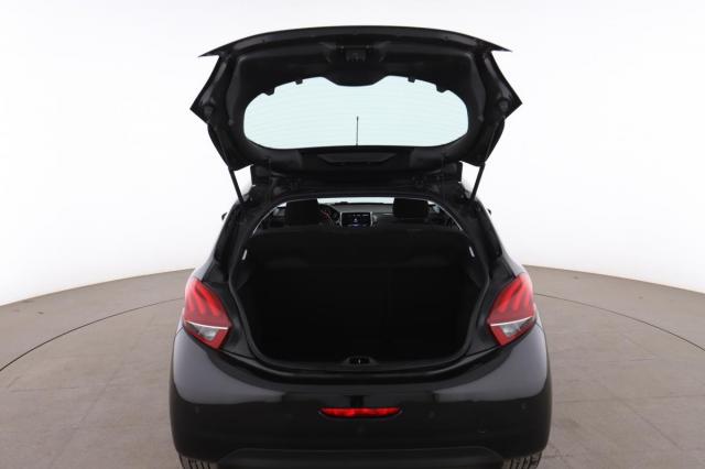 Peugeot 208 image 2