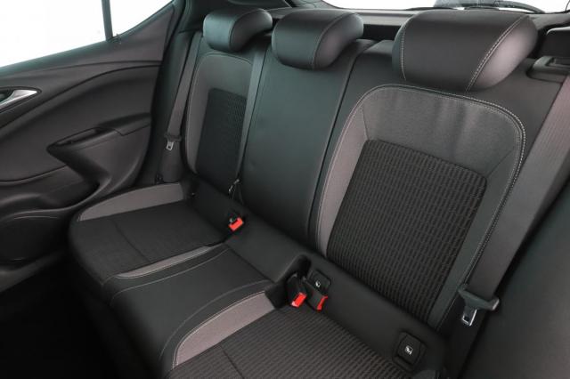 Opel Astra image 9