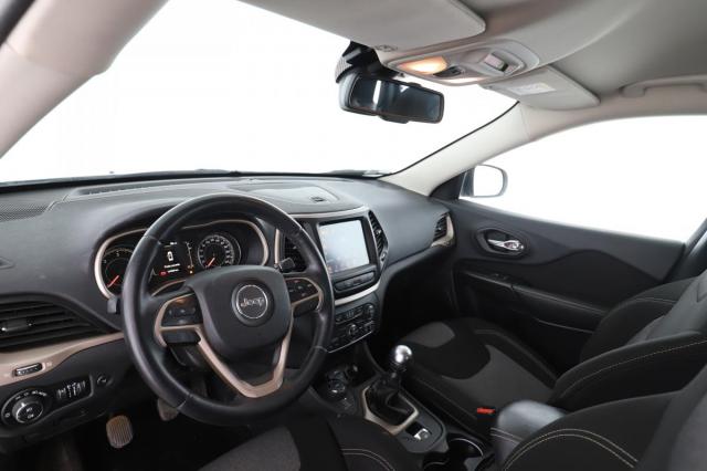 Jeep Cherokee image 8