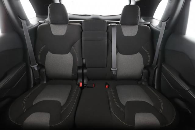 Jeep Cherokee image 5