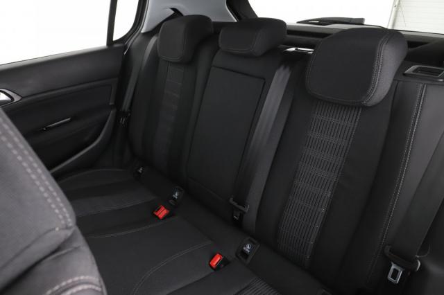 Peugeot 308 image 2