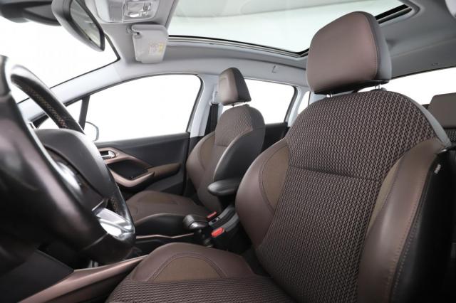Peugeot 2008 image 7