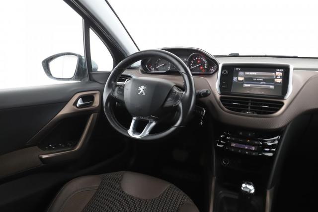 Peugeot 2008 image 2