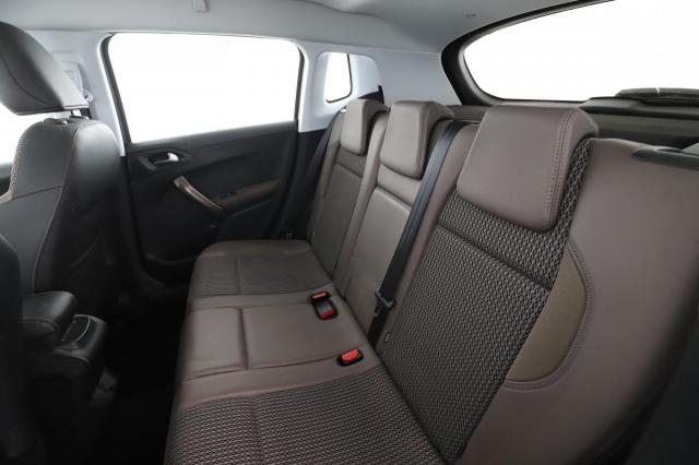 Peugeot 2008 image 8