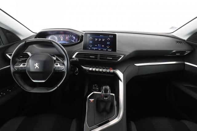 Peugeot 3008 image 2